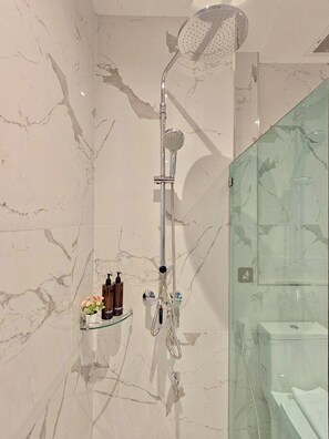 Chambre simple Standard, 1 très grand lit, non-fumeur, salle de bain privée | Accès au Wi-Fi (inclus)