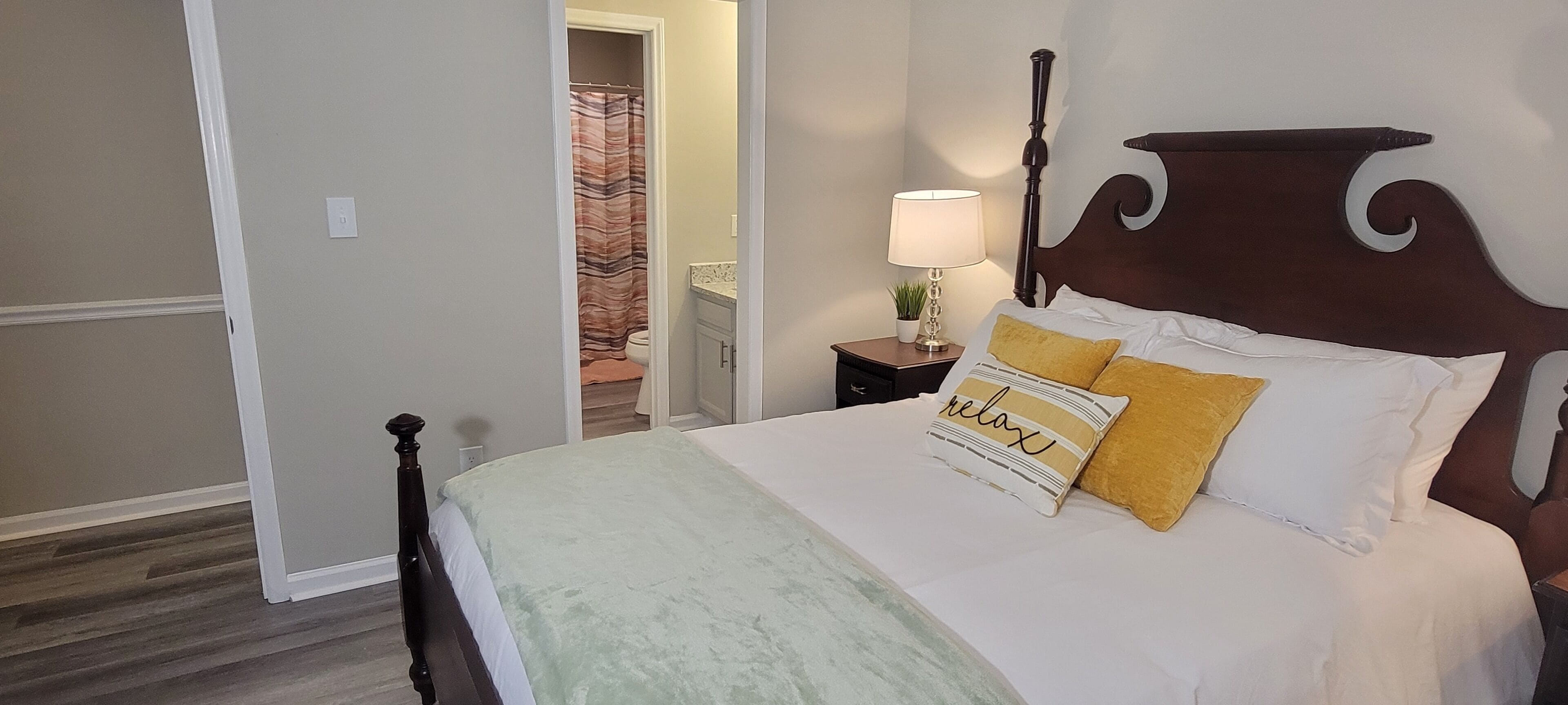 2 chambres, fer et planche à repasser, Wi-Fi gratuit, draps fournis