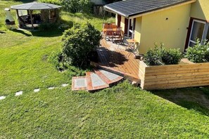 Terrace/patio - Vacation apartment at Düstersee with terrace and sauna in your own garden (Temmen-Ringenwalde)