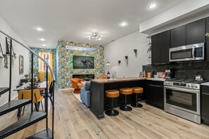 雪櫃、微波爐、焗爐、爐具