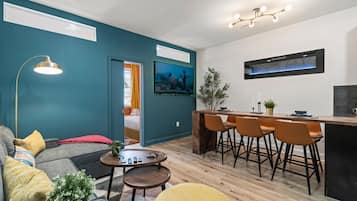 电视、壁炉、电子游戏、书