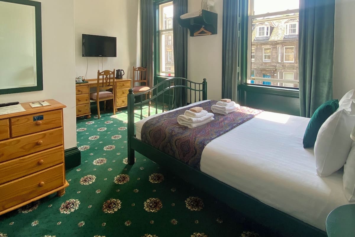 Superior Double Room | Desk, blackout curtains, iron/ironing board, free WiFi