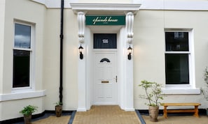 Front of property - 4 Friends House (Edinburgh)