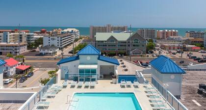 Three bedroom direct bayfront condo with pool!