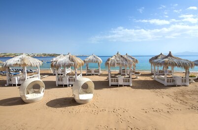 SUNRISE Arabian Beach Resort - Posh Club