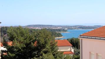 Apartment, 2 Bedrooms, Balcony, City View | Beach