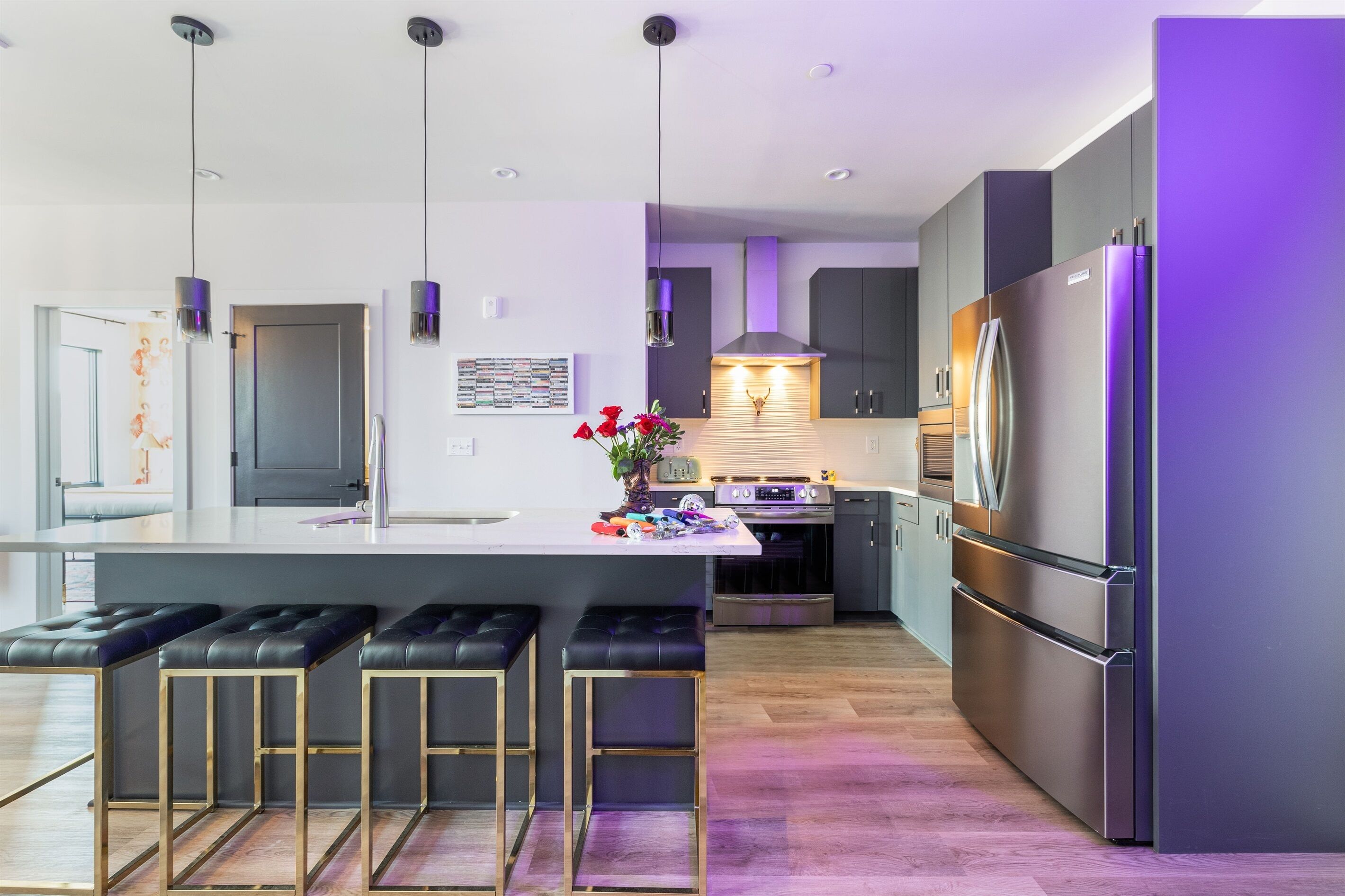 ثلاجة، ميكروويف، فرن، موقد طهي مسطح