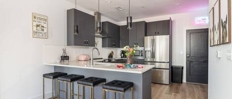 Fridge, microwave, oven, stovetop