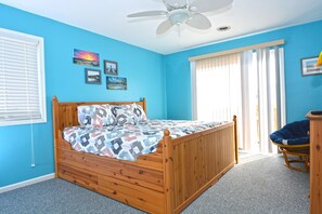 2 bedrooms, WiFi, bed sheets - Newly renovated 2-bedroom condo with WiFi and indoor/outdoor pools located uptown and only 2 blocks to the beach! (Ocean City)