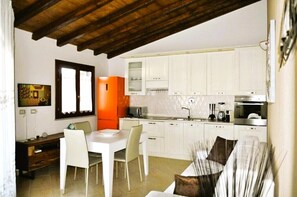 Fridge, microwave, oven, stovetop - VILLA NADIA, BUDONI PRIVATE POOL SEA VIEW (Tanaunella)