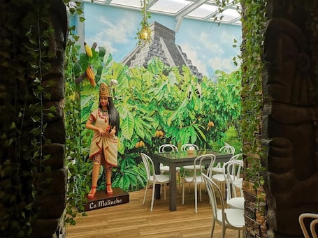 Restaurant. El Indio CHocolatería Boutique Hostel