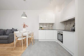 Interior - Al. Solidarności 60B | Trendy Apartment | Parking (Warszawa)