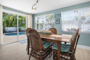 Dining - Barefoot Bliss by Beach Boutique Rentals (Holmes Beach)