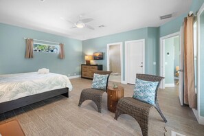 3 bedrooms, iron/ironing board, WiFi, bed sheets - Barefoot Bliss by Beach Boutique Rentals (Holmes Beach)
