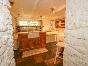 Shower - Norden Cottage (Weymouth)