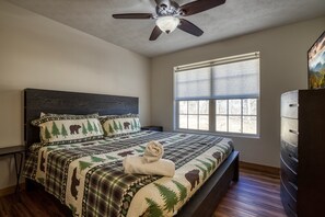 4 dormitorios, tabla de planchar con plancha, Internet y ropa de cama