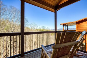 Property grounds - 24 Hour View-Mountain Pigeon Forge Downtown Views- Convenient-HotTub-Pool Table (Sevierville)
