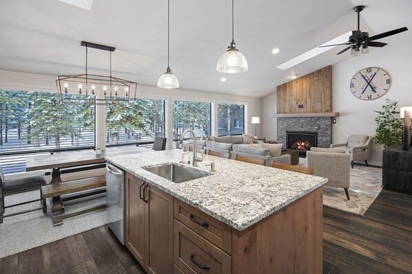 Interior - 4 Mugho - Favorite Home & Location, SHARC Passes, Sauna (Sunriver)