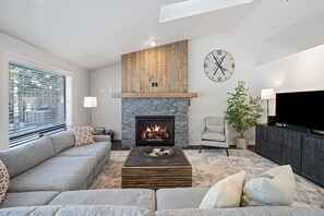 Smart TV, chimenea