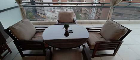 屋外ダイニングエリア