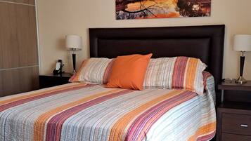 2 makuuhuonetta, silitysrauta/-lauta, ilmainen Wi-Fi, vuodevaatteet