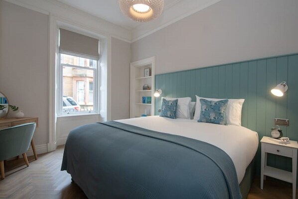 2 chambres, fer et planche à repasser, lit parapluie, Wi-Fi gratuit