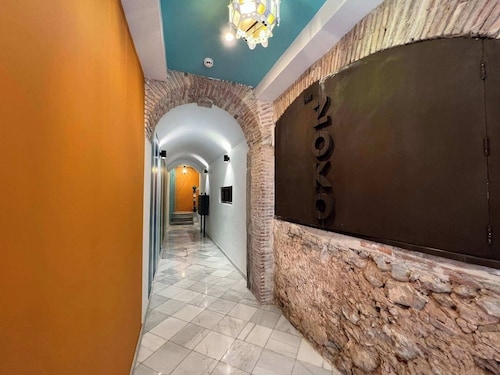 Modern 2BR Apartment Just Off Main Street