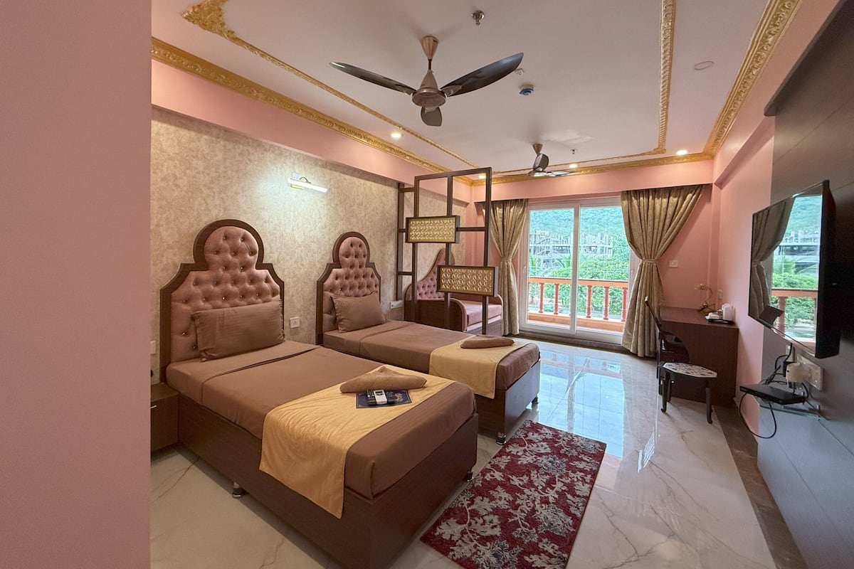 Business Suite Room