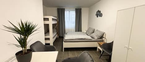 1 chambre, accĂšs au Wi-Fi (inclus)