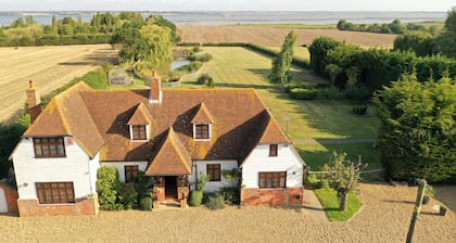 Bellropes Countryside Retreat - sleeps 27 guests in 14 bedrooms