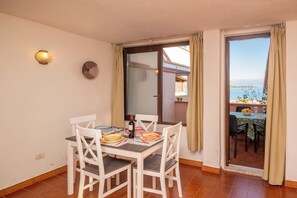 Dining - Trilo Triglia Cala Reale 229 (Golfo Aranci)