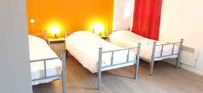 Superior Triple Room | Individually decorated, individually furnished, desk, laptop workspace - Hôtel Le Saint Quentin (Saint-Quentin)