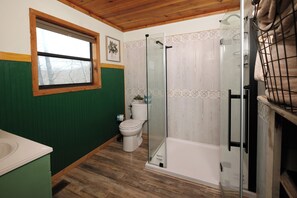 Towels - Bear Paws | By Colonial Properties (Sevierville)