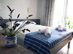 1 bedroom, iron/ironing board, WiFi, bed sheets - Cosy apartment near the city center. 5 minutes from the sea! (Rodos)
