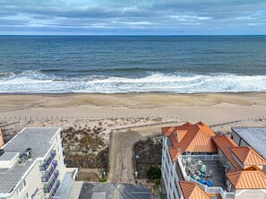 Beach - Ocean Block Condo 139st Three Bedroom Sleeps 8 (Ocean City)