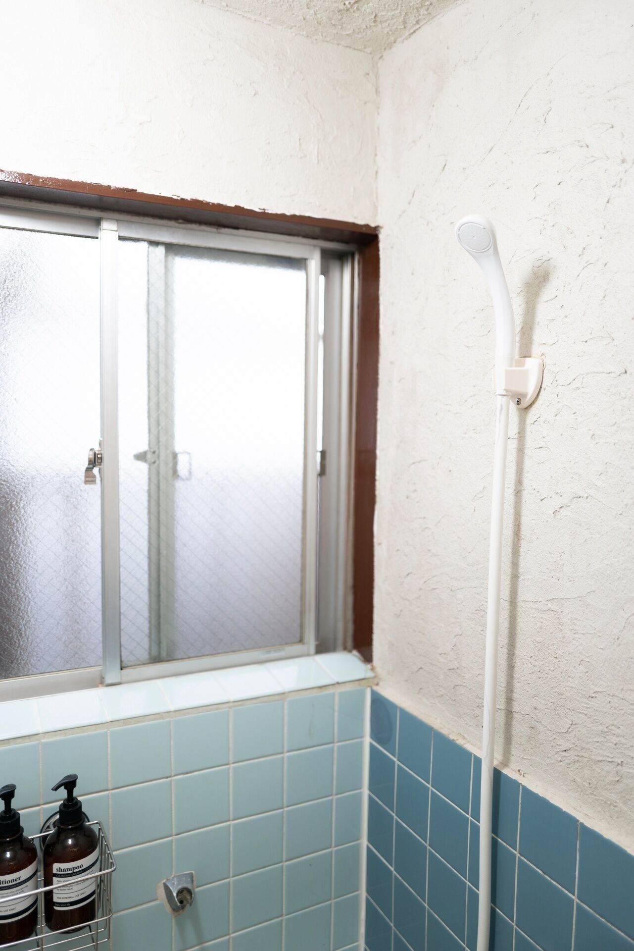 Haartrockner, Handtücher, Seife, Toilettenpapier