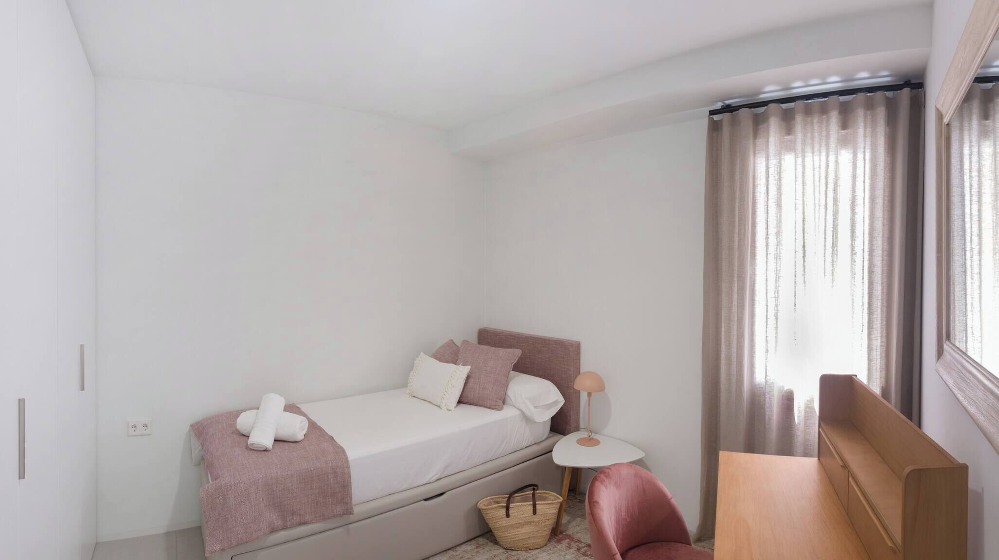 4 chambres, bureau, fer et planche à repasser, Wi-Fi gratuit