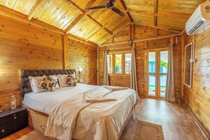 Deluxe Room | Free WiFi, bed sheets