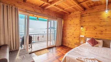 Deluxe Double Room | Free WiFi, bed sheets