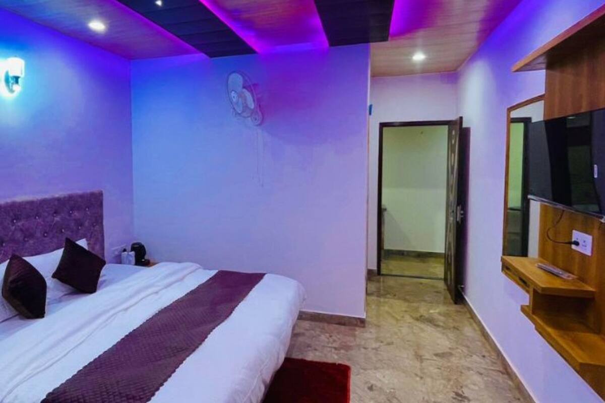 Phòng đôi Premium | Bộ đồ giường cao cấp, chăn bông, trang trí khác biệt 