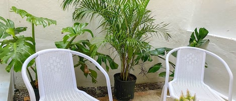 Apartment, 2 Bedrooms, Patio | Property grounds