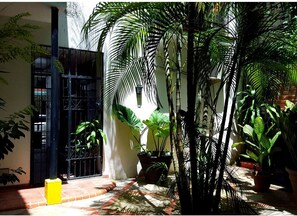 Apartment, 2 Bedrooms, Patio | Exterior detail