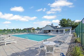 Pool - Beautifully Furnished Condo in Villages of Five Points (Lewes)