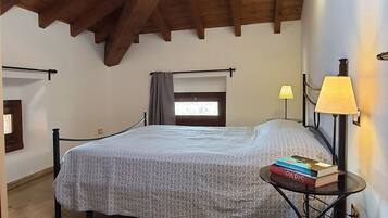 2 bedrooms, in-room safe, free WiFi, bed sheets