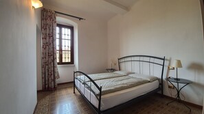 1 bedroom, in-room safe, free WiFi, bed sheets - Villa Santa Caterina - Two-Room Apartment with private terrace  (Manerba del Garda)