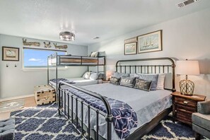 4 bedrooms, iron/ironing board, free WiFi, bed sheets