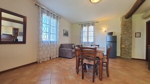 Televisie en een tafeltennistafel