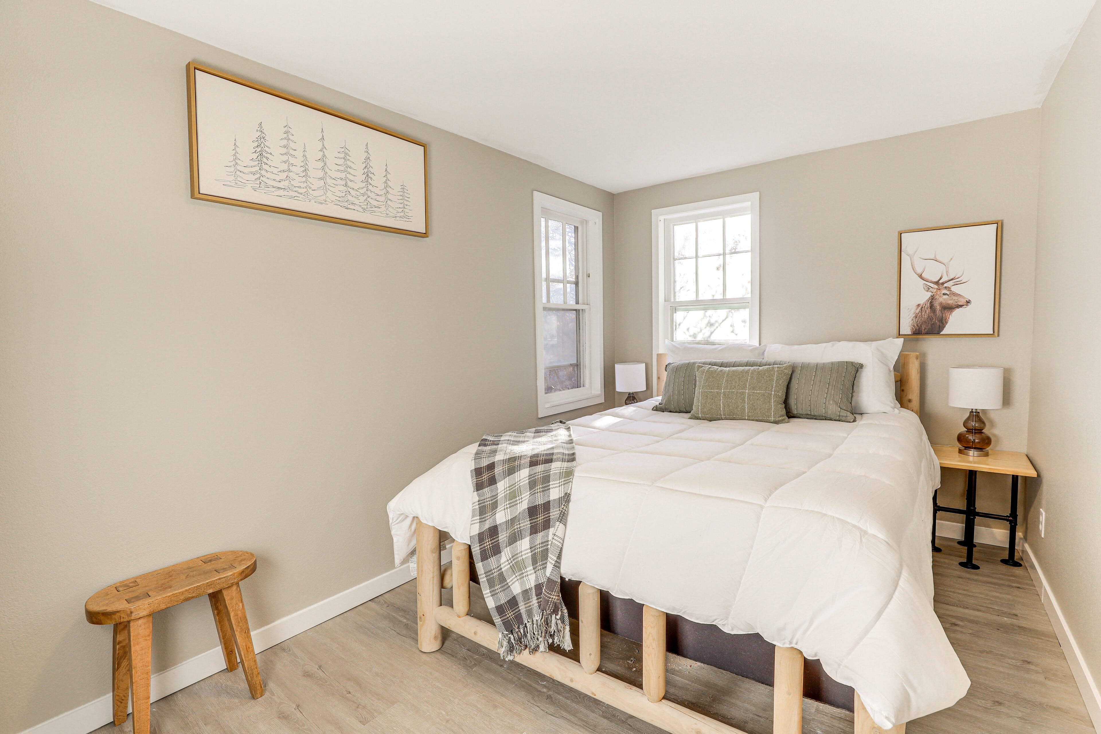 House (2 Bedrooms) | 2 bedrooms, desk, laptop workspace, bed sheets