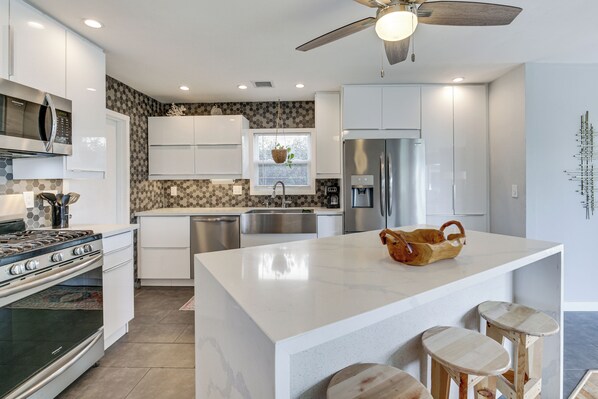 House (4 Bedrooms) | Interior