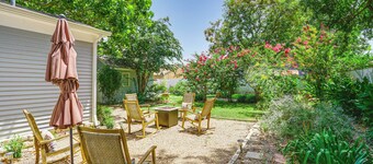 Granbury Home w/ Fire Pit, Walk to The Square!